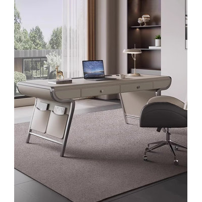 Bureau en bois massif clair et luxueux