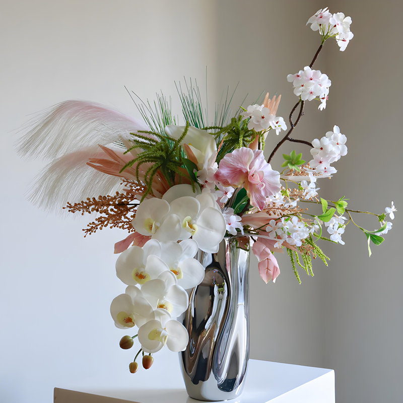 Ornements de fleurs simulées