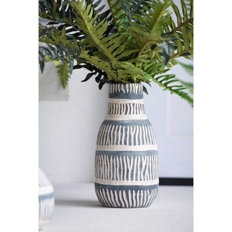 Yinn Ceramic Table Vase