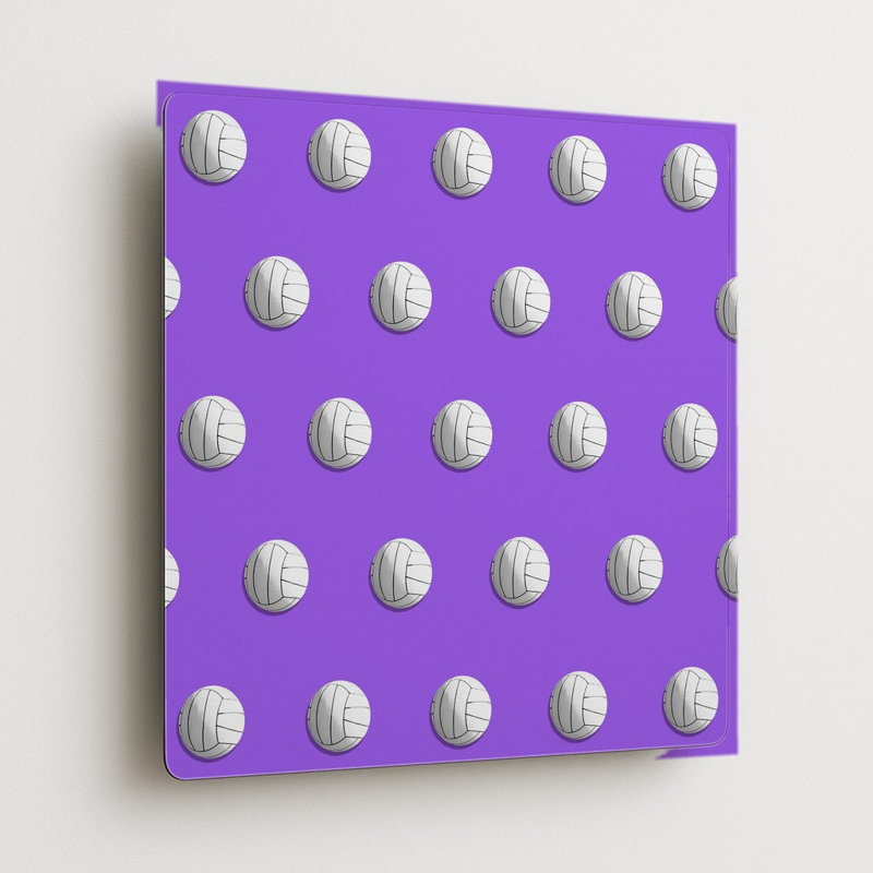 Motif de volley-ball sur fond violet — Décoration murale carrée en métal, H 32 po x l 32 po
