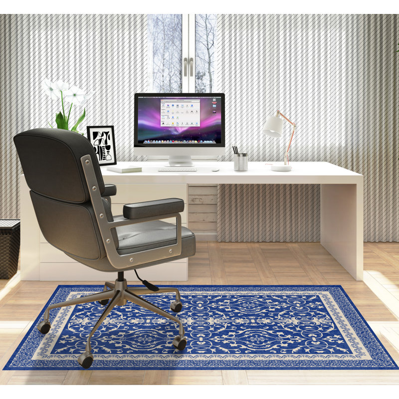 Tapis de chaise rectangulaire à poils courts Rao, L 48 po x L 72 po, Bleu marine