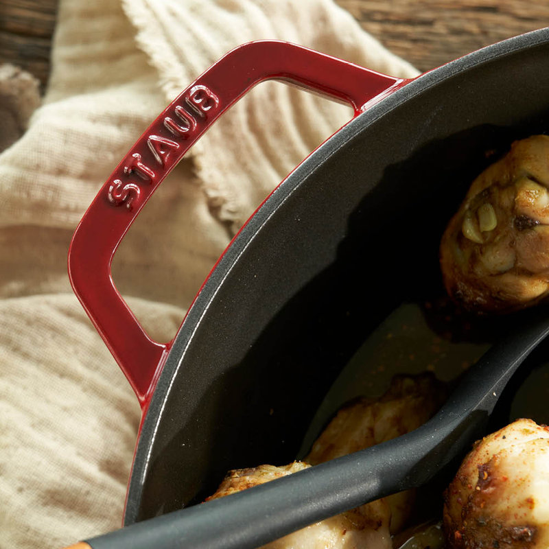 Wok en fonte avec couvercle Staub, Cerisier