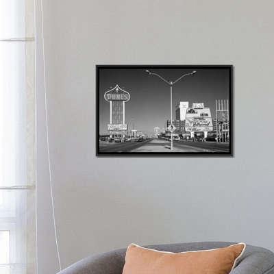 «1980s Daytime the Strip with Signs for the Dunes MGM Flamingo Las Vegas Nevada USA», reproduction de photo sur toile tendue