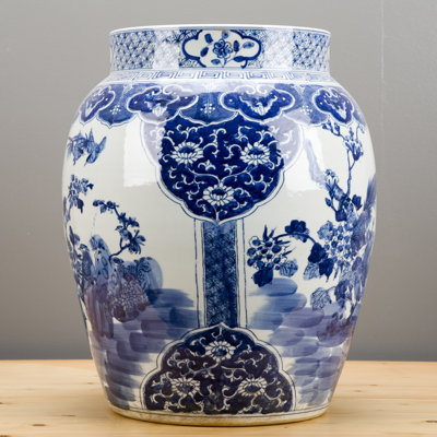 Porcelain Vase Magpie