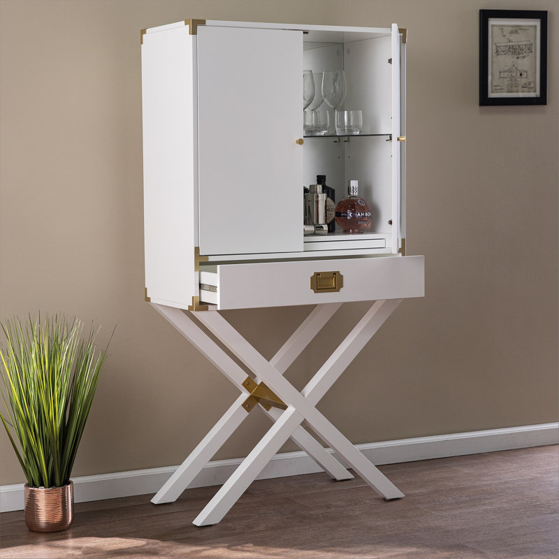 Grande armoire de campagne avec rangement Campaign