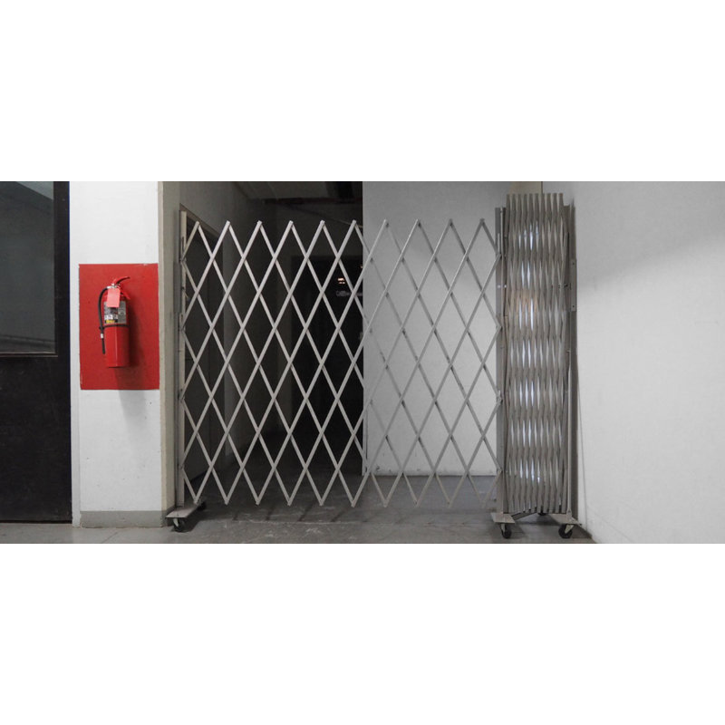 Barrière en métal H 6 pi x l 36 pi, Argent