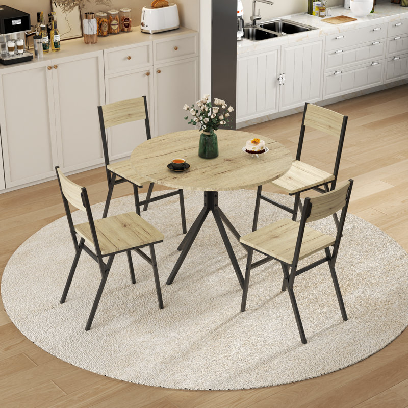 Chetopa 4 - Person Four Leg Dining Set