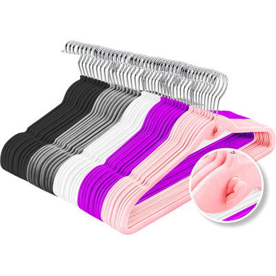 Lot de 50 cintres en velours multicolores avec crochets en cascade, cintres antidérapants en velours noir, rose, blanc, gris et violet pour vêtements, costumes et manteaux