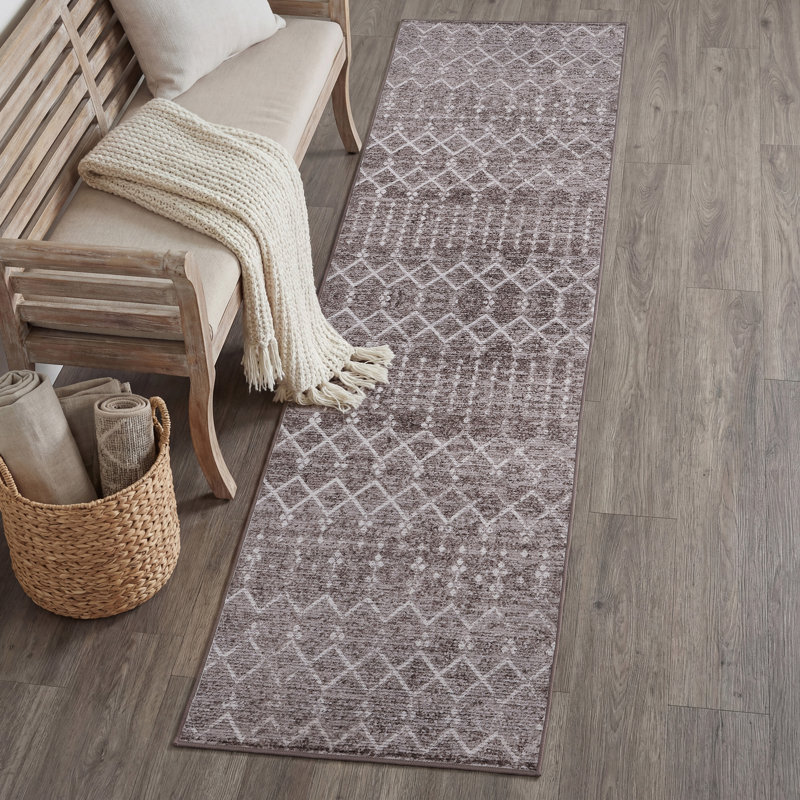 Tapis lavable à la machine Leila, Tapis de couloir 2 pi x 8 pi, Taupe / ivoire