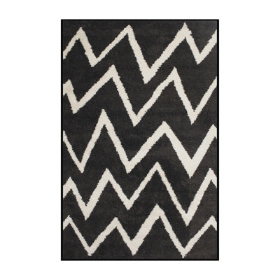 Tapis noir / blanc à chevrons