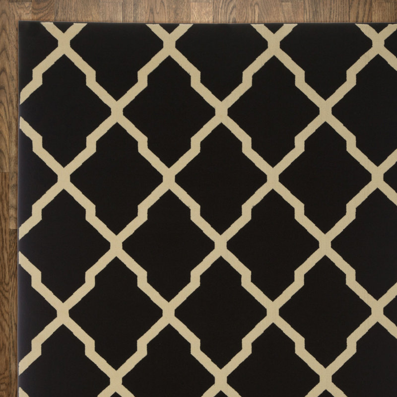 Tapis décoratif noir tissé à la machine Channelle, Rectangle 5 pi 3 po x 7 pi 9 po