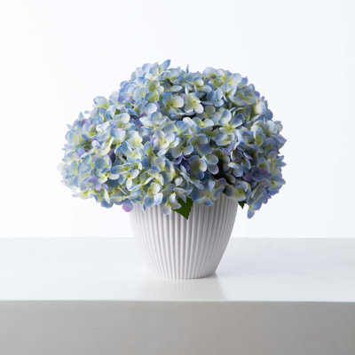 Bouquet d'hortensias dans un vase