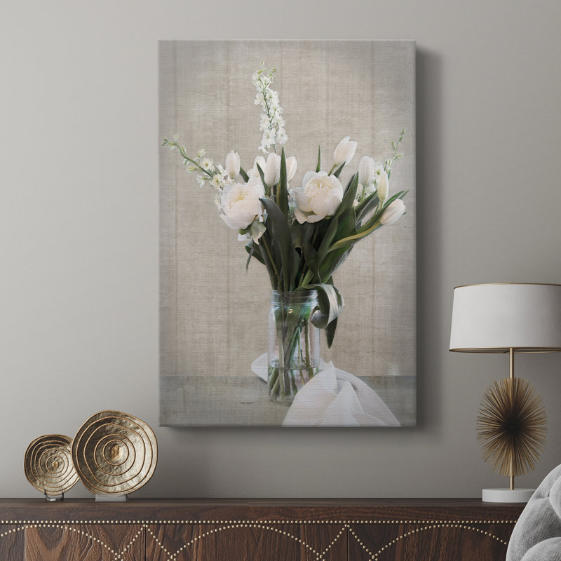 Farmhouse Bouquet II - galerie sur mesure, H 27 po x l 18 po
