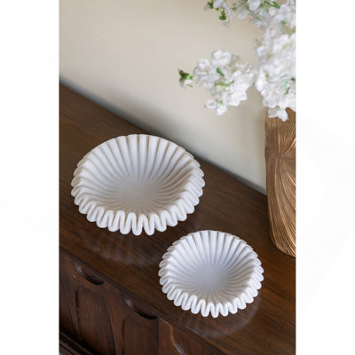 D9.5x2.5" Wavy Sand and Resin Bowl with Textured White Finish