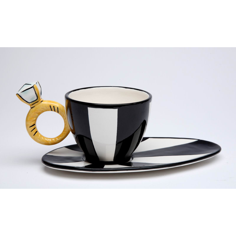 Tasse à cocktail et soucoupe