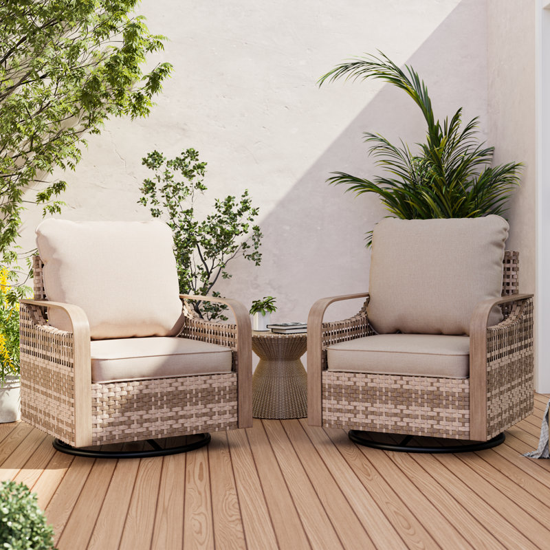 Chaise de patio pivotante en osier toutes saisons avec coussins All Weather