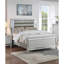 Mobilier de chambre à coucher moderne grand lit 2 x tables de chevet avec lumières DEL et panneau de verre horizontal capitonné argenté-129067526