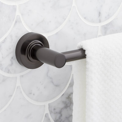 18" Lexia Towel Bar