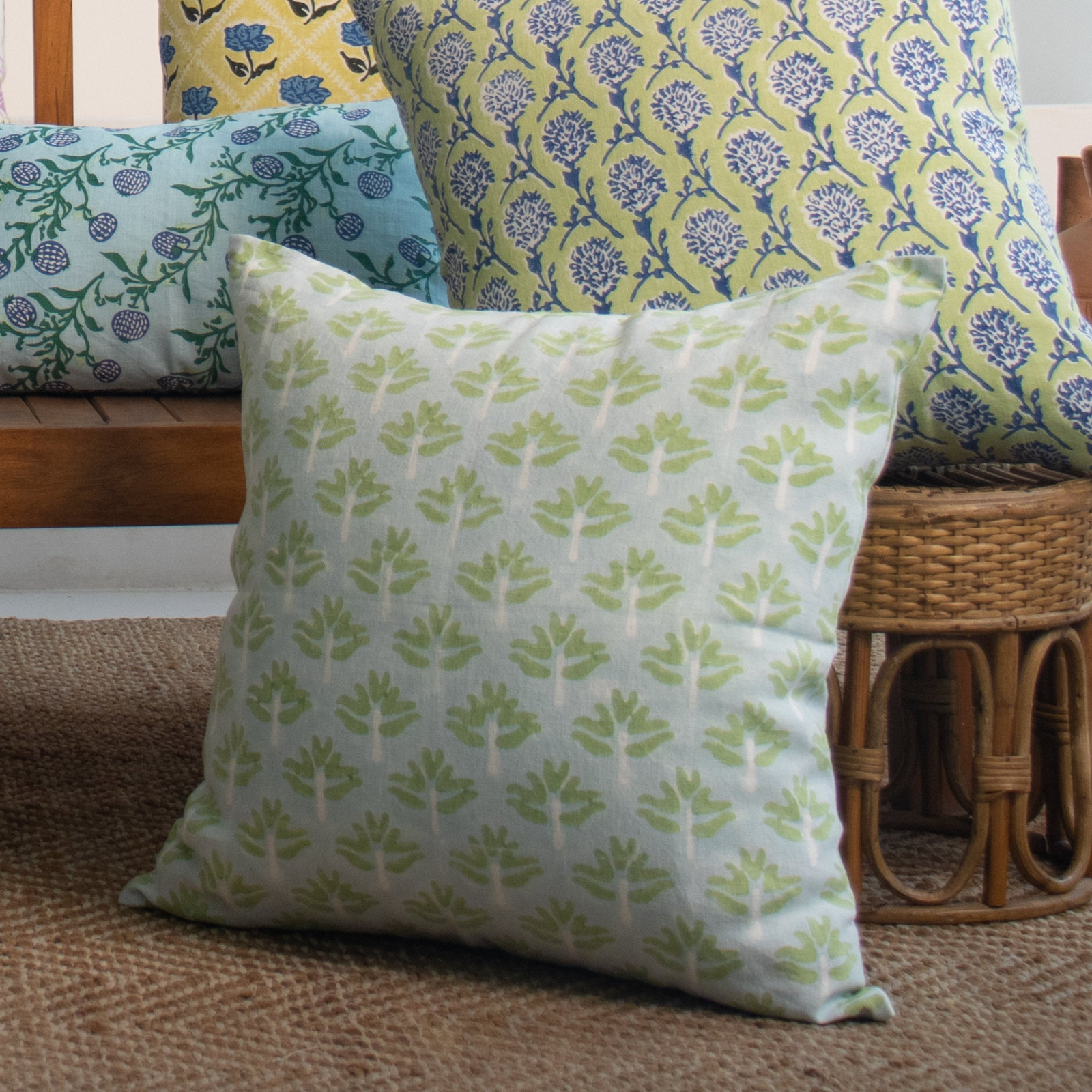 20" x 20" Linen Pillow Cover, Light Blue/White Floral, Square 20"
