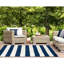 Tapis rayé bleu / blanc tissé à plat à la main Jonathon-89486412