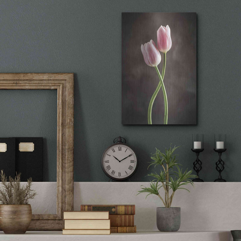 «Spring Tulips V» par Debra Van Swearingen, H 16 po x l 12 po