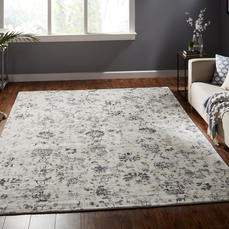 Tapis gris / ivoire en soie tissé à la main Rosemarie, Rectangle 7 pi 6 po x 9 pi 6 po