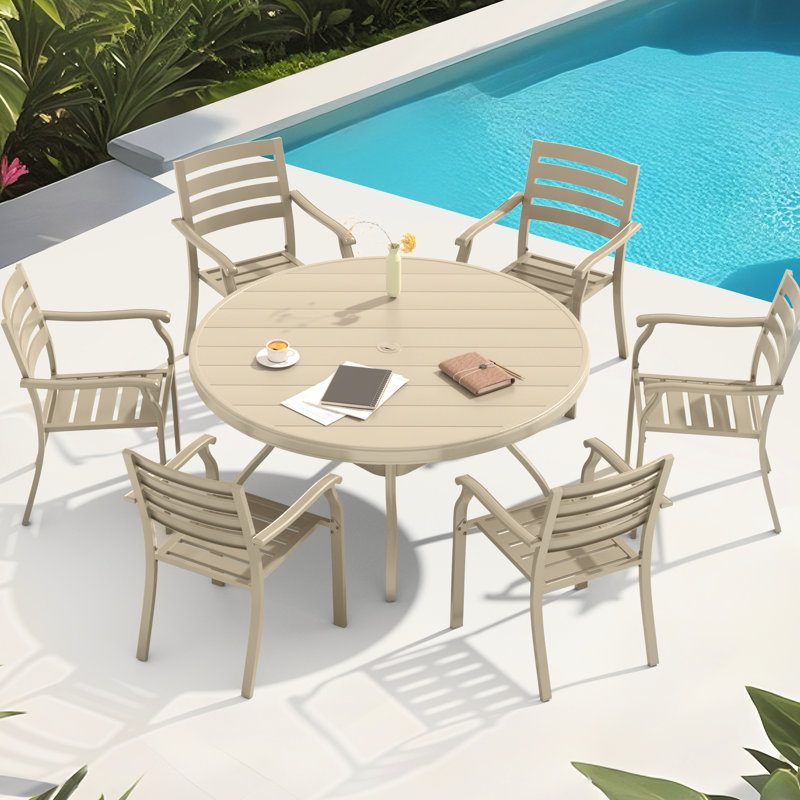 Mobilier de patio de 7 pièces avec 6 chaises empilables en métal et une table ronde de 53,64 po, finition vieillie sur les chaises, sièges faciles à nettoyer, revêtement de rouille, rangement, coloré