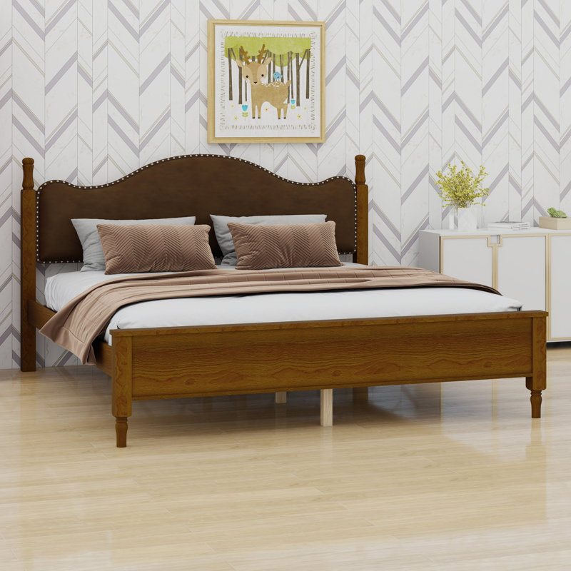 Lit plateforme avec tête de lit aux courbes douces alliant charme classique et fonctionnalité moderne, King, Brown