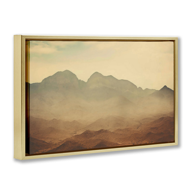 Cadre flottant Hazy Desert Mountain, design Creative Studio, H 17 po x l 25 po, Cadre flottant métallique doré