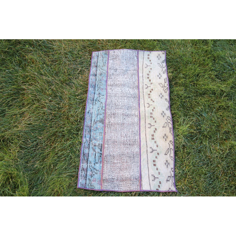 Turkish Oushak Rug: Small Vintage Handwoven Floor Covering with Intricate Detailing