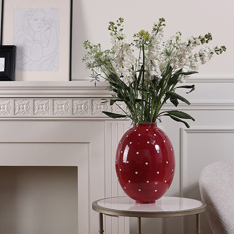 Vases de table en céramique rouge à pois faits à la main