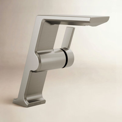 Pivotal® Single-Hole Faucet with Drain Assembly