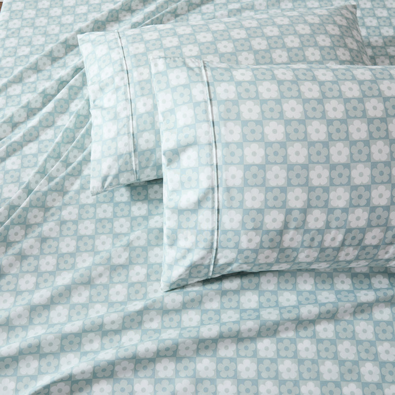 Daisy Checkered Aqua Sheet Set, Queen Sheet Set with 5 Additional Pieces