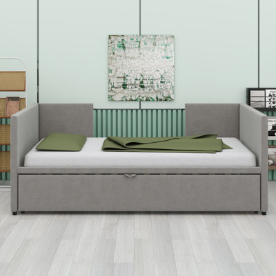 Upholstered Daybed With Pop Up Trundle by Latitude Run