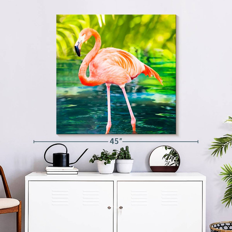 Flamant rose patauger dans l'eau, H 33 po x l 33 po