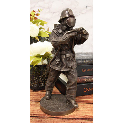 Figurine de pompier de qualité Aile Heirloom