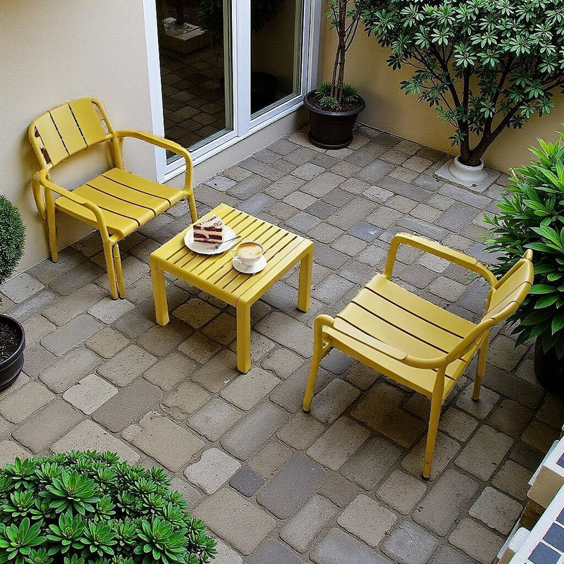 Ensemble de conversation intérieur / extérieur 3 pièces - Matériau PP de qualité commerciale (2 chaises + 1 table), Jaune