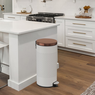 Metal Step On Kitchen Trash Can - 8 Gallons