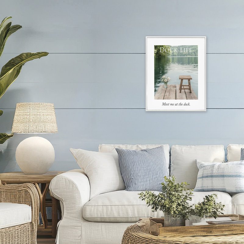 «Dock Life», giclée encadrée, conçue par A Barefoot Stylist, H 20 po x l 16 po, Giclée encadrée blanc bord de mer