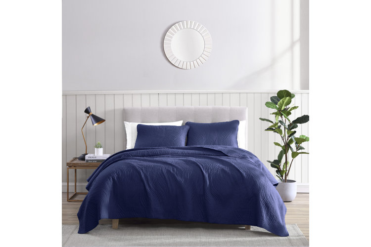 Hearn Reversible 3 Piece Quilt Set