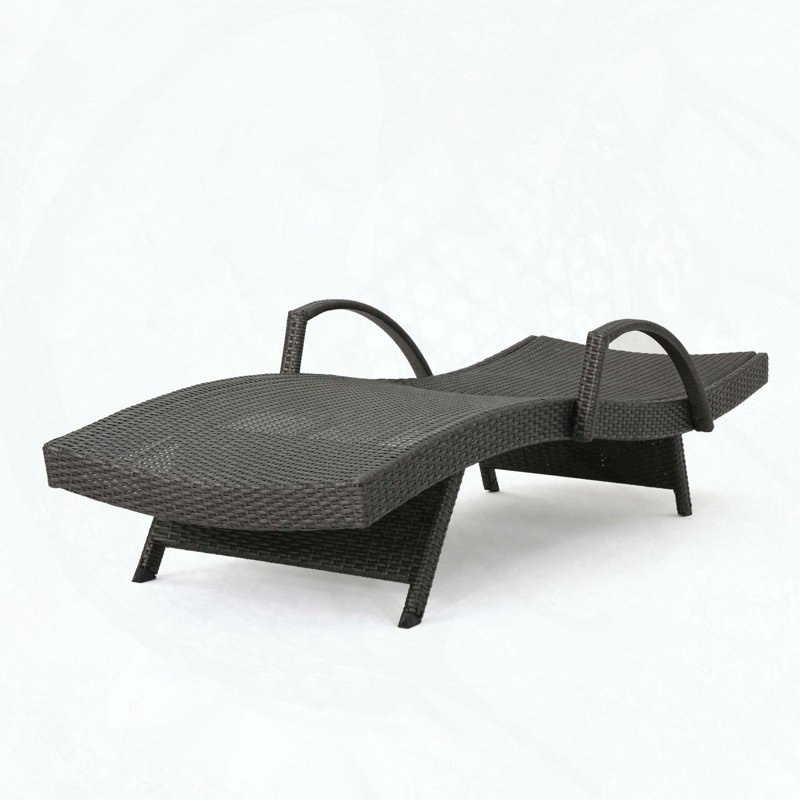 Chaise longue en osier PE avec dossier réglable et accoudoirs