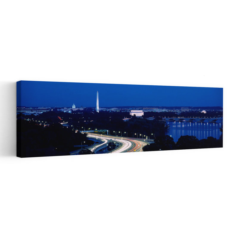 Circulation sur la route, Monument de Washington, Washington DC, États-Unis, architecture contemporaine abstraite, art mural