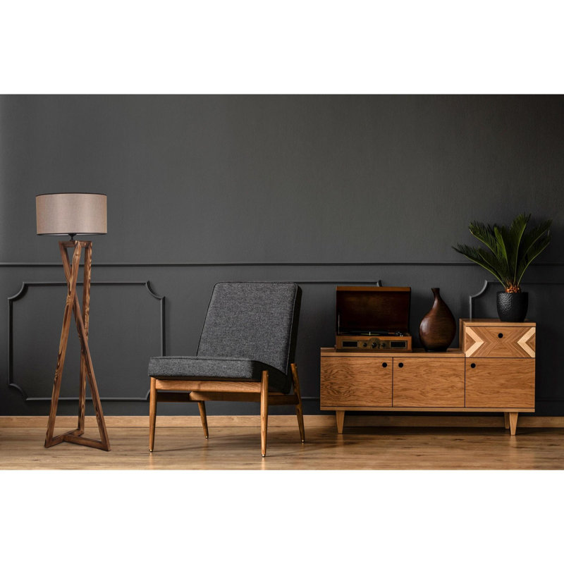 Lampe sur pied élégante Luro avec corps en sapin, finition brune, hauteur 65,4 pouces | Capuchon en tissu (9,4 po de longueur, 17,7 po de diamètre) | Interrupteur marche / arrêt sur le câble | Douille E27, 60 W maximum | Peinture électrostatique éc