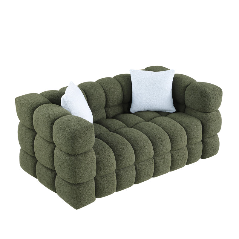 2 guimauves Boucle d'olive, idéales pour les espaces de vie primaires, avec des lignes épurées et de la douceur, avec des coussins en mousse à densité moyenne luxueux