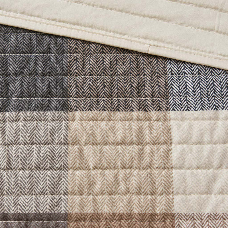 Full Gray Reversible Herringbone Quilt Set with Throw Pillows