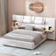 Grand lit tapissier en velours beige