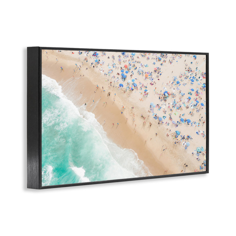 «Busy Beach Summer Bliss», estampe numérique, conception de Sissi et Seb, H 20 po x l 30 po, Giclée encadrée noir minuit