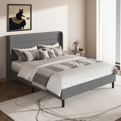 Cadre de lit plateforme grand en lin avec tête de lit tapissier, cadre de lit tête de lit à rayures minimaliste moderne avec ports de charge et support à lattes de bois, aucun sommier nécessaire, confortable et silencieux, assemblage facile, gris foncé