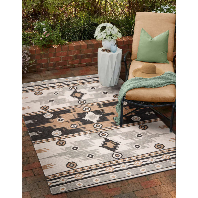 Rectangle Bennjamin Indoor/Outdoor Area Rug, Rectangle 6'7" x 9'4"