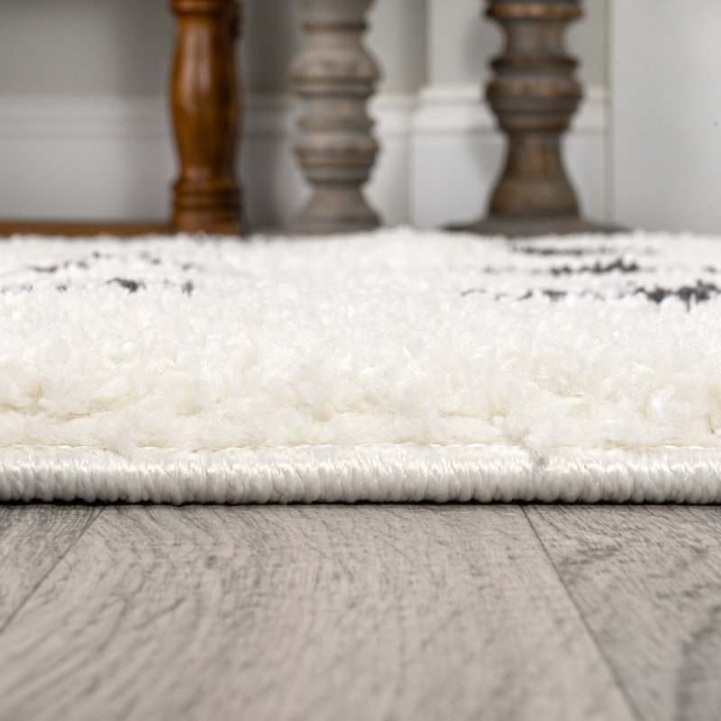 Cristo Berber Geometric Shag White/Gray Rug, Runner 2' x 8'